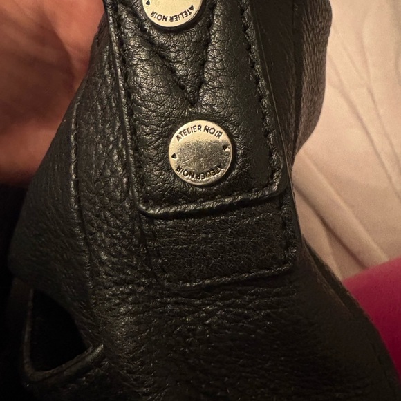 Timeless Chic Black Leather Crossbody Bag - Picture 10 of 11